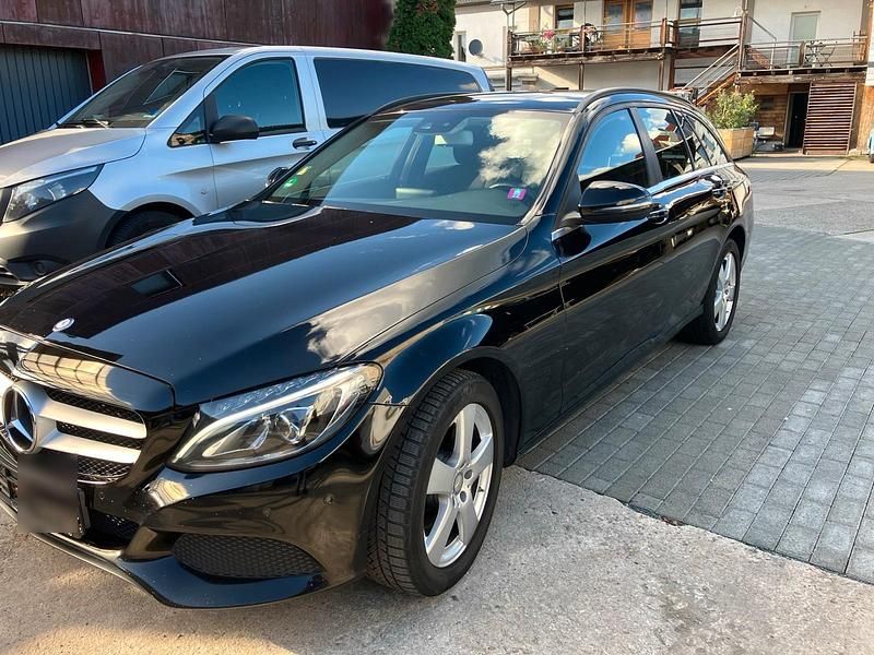 Schwarz Gebraucht 2016 Mercedes C220 Kombi | 13.400 € (Fairer Preis) - Bild 1/4