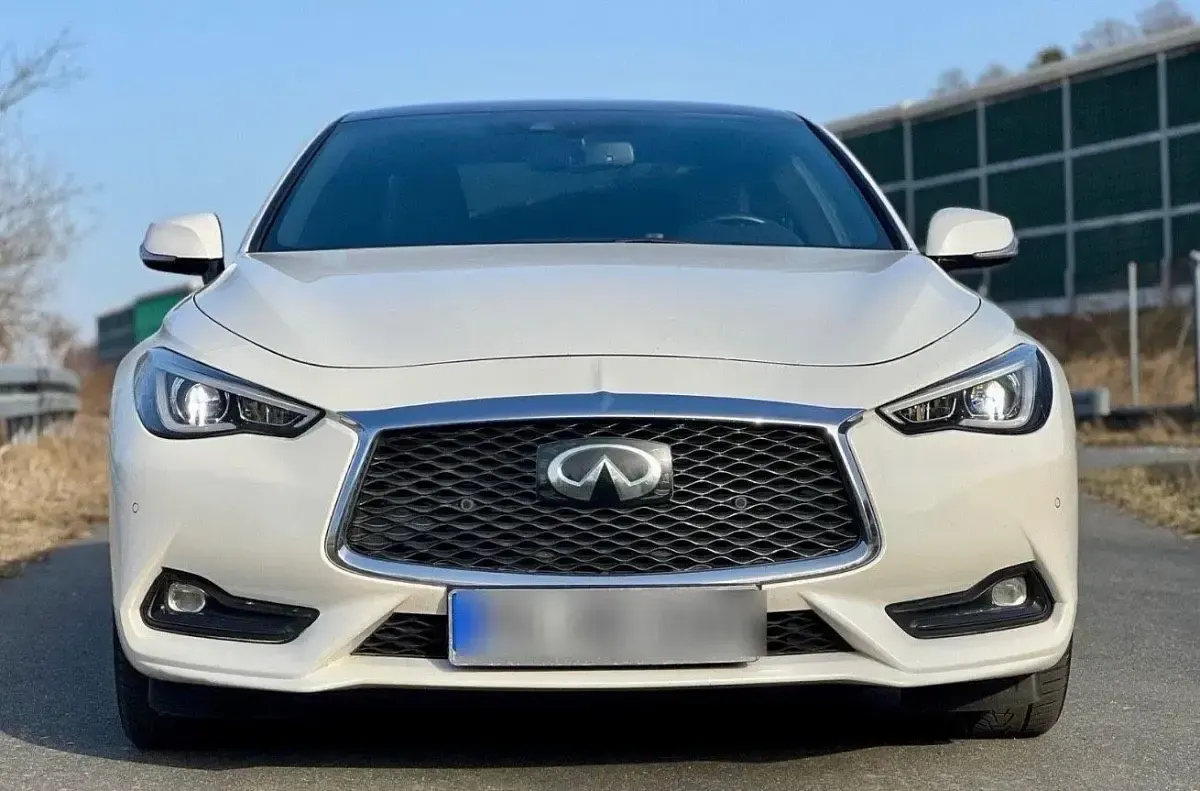 Gebraucht Infiniti Q60 Premium 211 PS (155 kW) 2019 Weiß Coupé