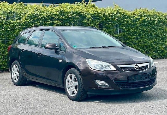 Usata Opel Astra Selection 101 CV (74 kW) 2012 Marrone Station wagon