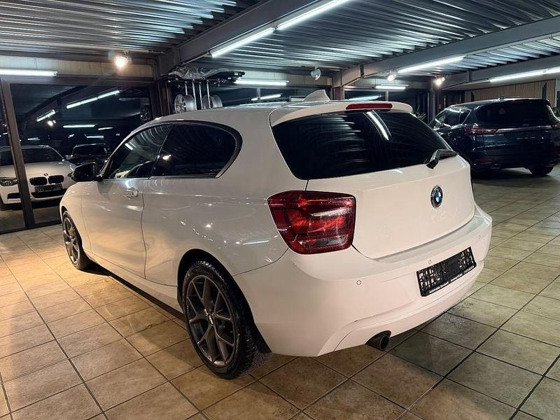 Gebraucht BMW 114 Sport Line 102 PS (75 kW) 2014 Weiß Kleinwagen