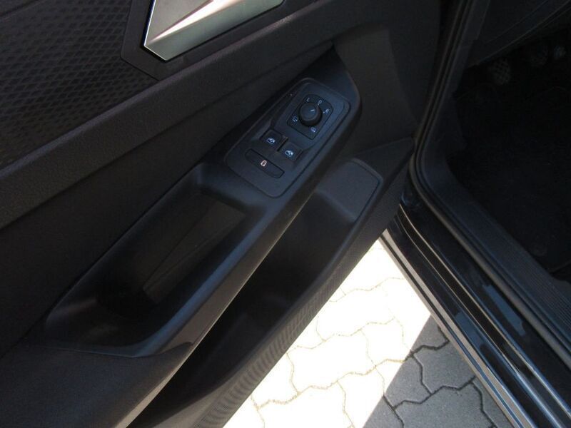 Gebraucht VW Caddy Life 114 PS (83 kW) 2022 Schwarz Van / Kleinbus