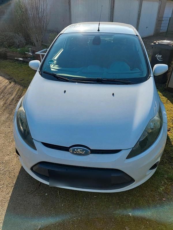 Gebraucht Ford Fiesta 60 PS (44 kW) 2008 Weiß Kleinwagen