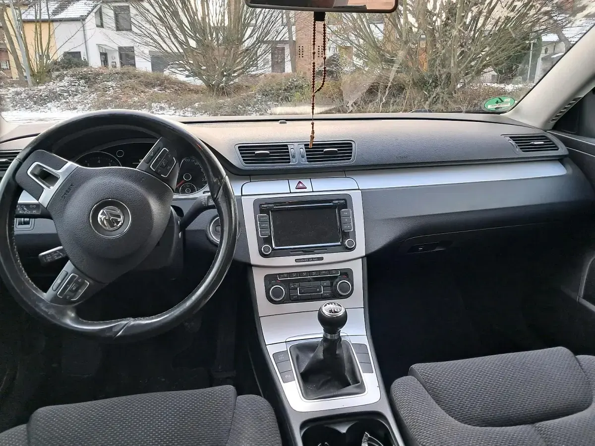 Gebraucht VW Passat 122 PS (89 kW) 2011 Silber Kombi