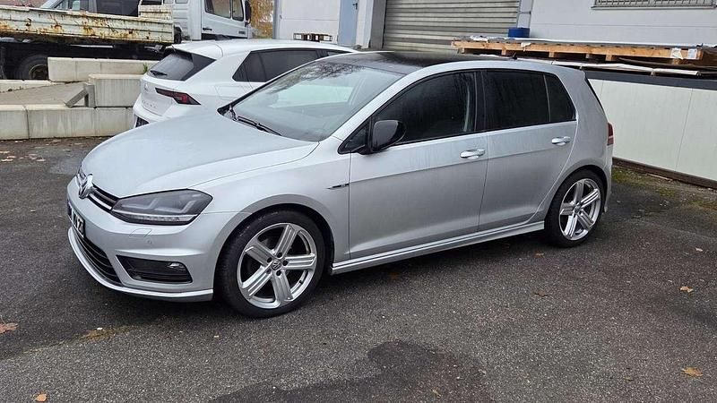 Silber Gebraucht 2016 VW Golf VII Highline Limousine | 13.750 € (Guter Preis) - Bild 1/4