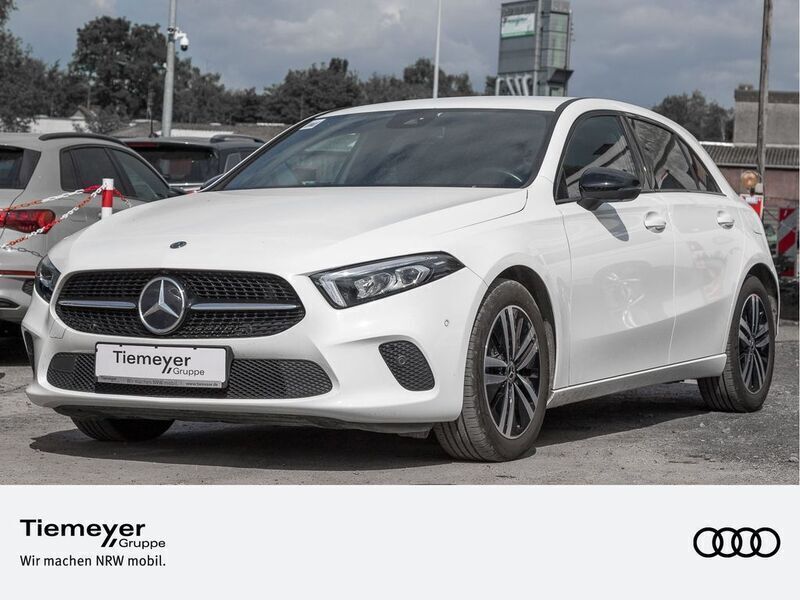 Weiß Gebraucht 2018 Mercedes A200 Progressive Limousine | 21.690 € (Fairer Preis) - Bild 1/4