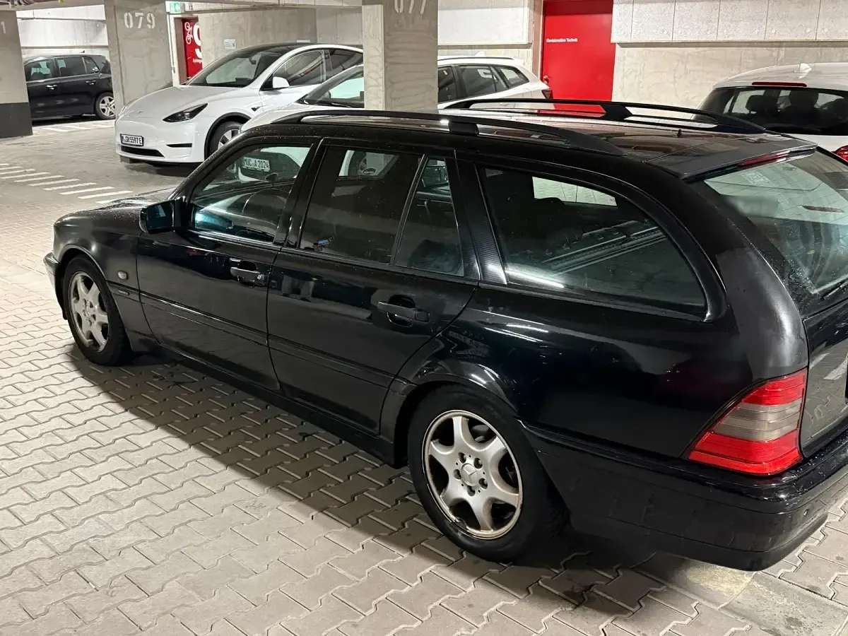 Gebraucht Mercedes C240 172 PS (126 kW) 1999 Schwarz Kombi