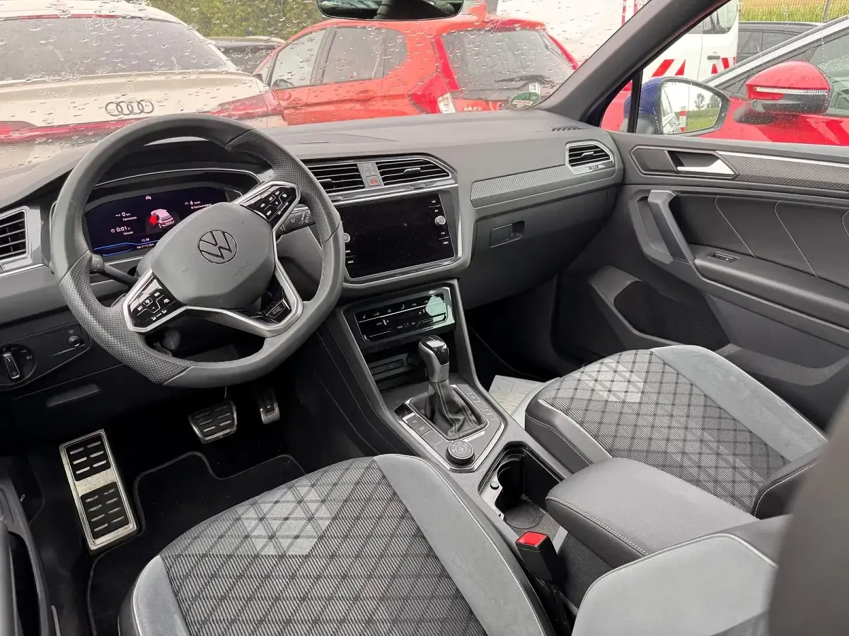Gebraucht VW Tiguan R-line 190 PS (139 kW) 2022 Lapiz blue metallic SUV