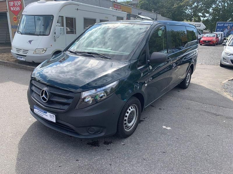 Grün Gebraucht 2018 Mercedes Vito Van / Kleinbus | 18.500 € (Teuer) - Bild 1/4