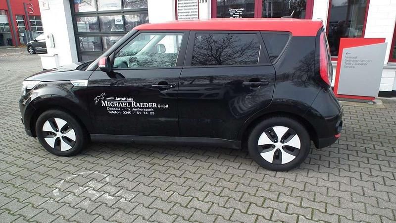 Gebraucht Kia Soul EV 80 kW (110 PS) 2016 (abr) cassisschwarz (dach:rot) SUV