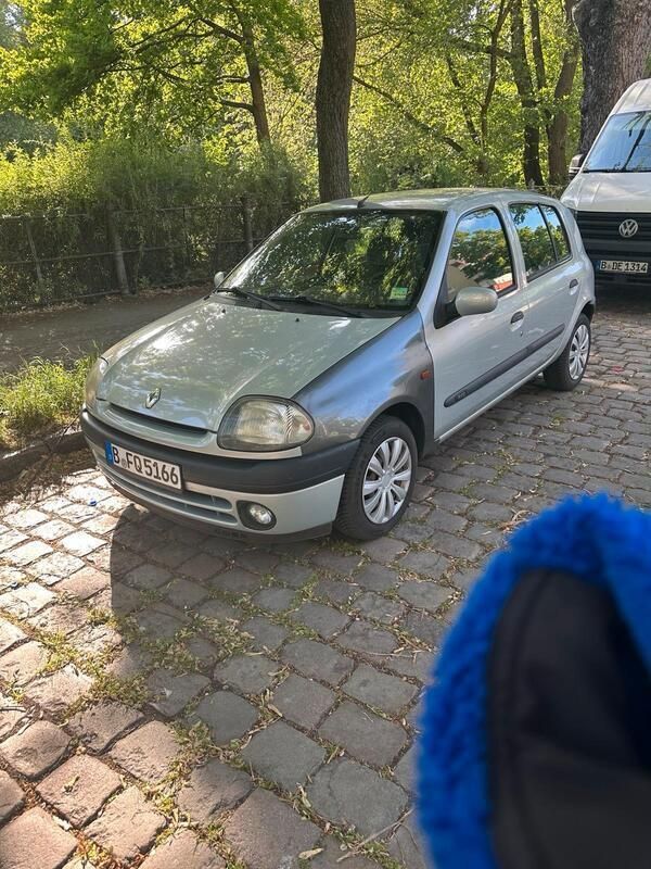 Grau Gebraucht 1999 Renault Clio II Kleinwagen | 1.450 € (Fairer Preis) - Bild 1/4