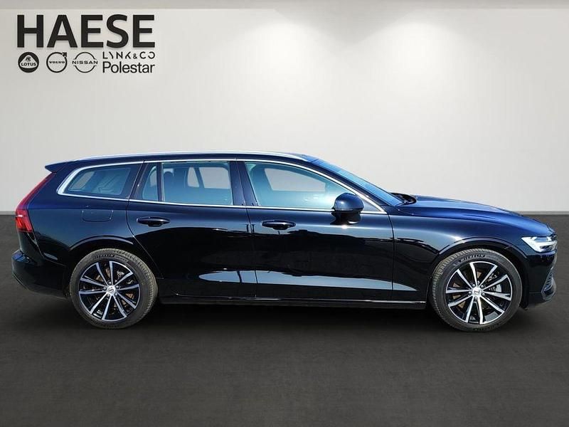 Gebraucht Volvo V60 Core 398 PS (292 kW) 2023 Black stone Kombi