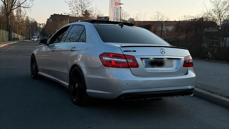 Gebraucht Mercedes E350 AMG 231 PS (169 kW) 2011 Silber Limousine