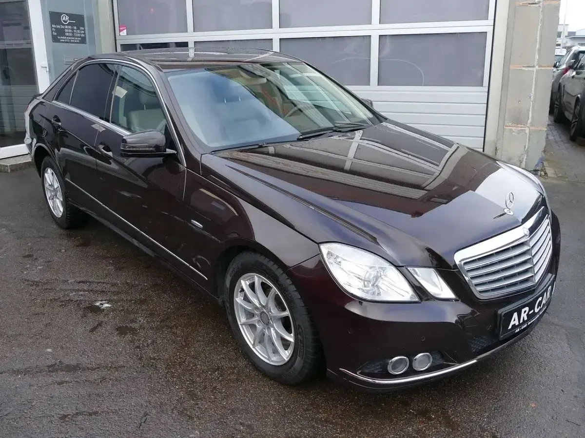 Gebraucht Mercedes E300 Elegance 204 PS (150 kW) 2010 Braun Limousine