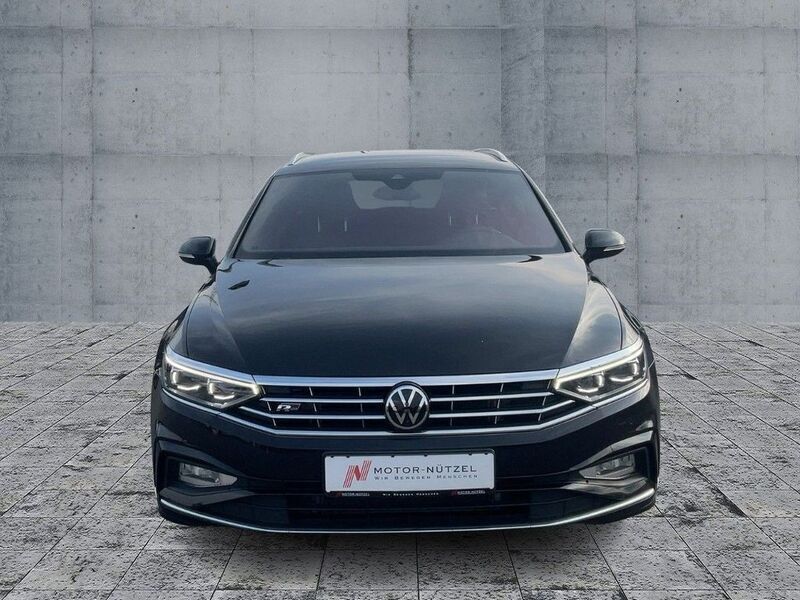 Gebraucht VW Passat Elegance 200 PS (147 kW) 2022 Deep black perleffekt Kombi