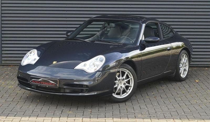 Grau Gebraucht 2004 Porsche 911 Carrera Coupé | 32.450 € (Guter Preis) - Bild 1/4
