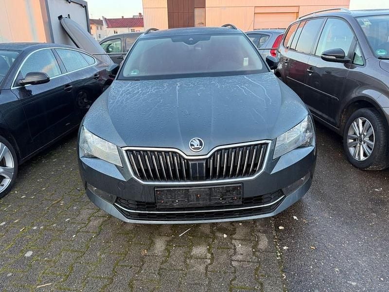 Gebraucht Skoda Superb Ambition 190 PS (139 kW) 2019 Grau Kombi