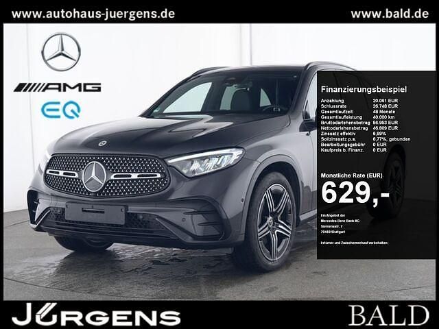 Grau graphitgrau metallic Gebraucht 2024 Mercedes GLC300 AMG SUV | 66.870 € (Teuer) - Bild 1/2