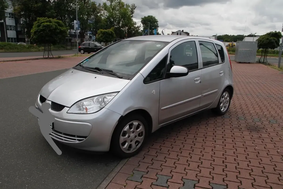 Second-hand Mitsubishi Colt 70 CP (51 kW) 2008 Gri Hatchback