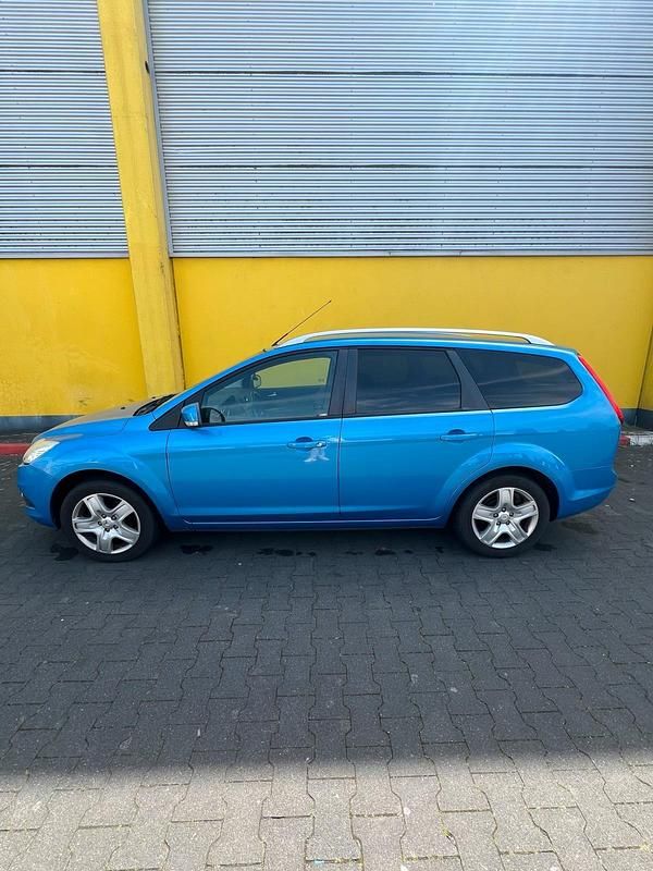 Gebraucht Ford Focus 102 PS (75 kW) 2009 Blau Kombi