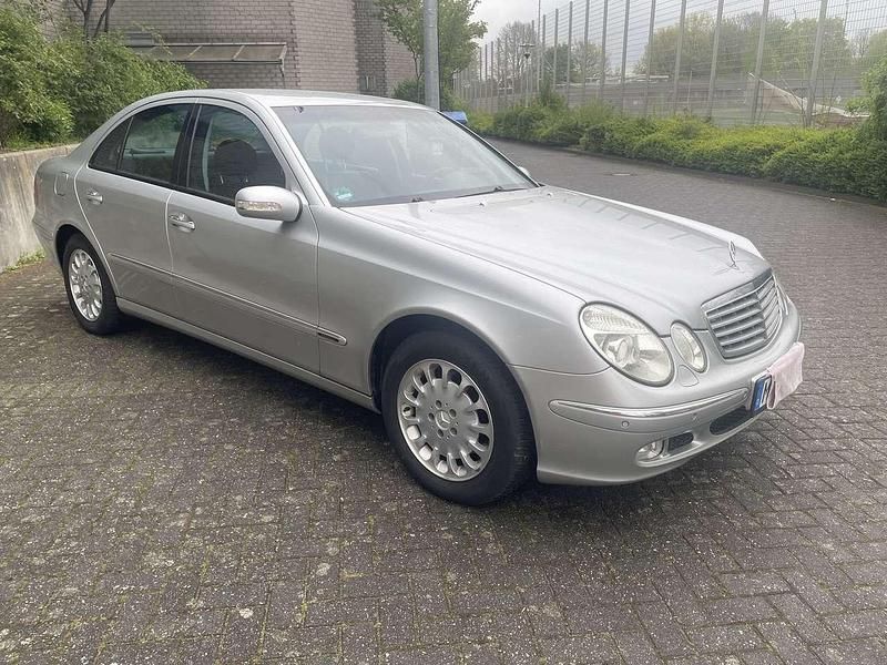 Gebraucht Mercedes E320 Elegance 224 PS (164 kW) 2002 Silber Limousine