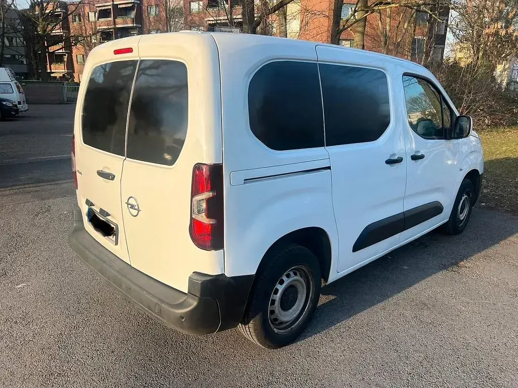 Gebraucht Opel Combo Selection 102 PS (75 kW) 2021 Weiß Van / Kleinbus