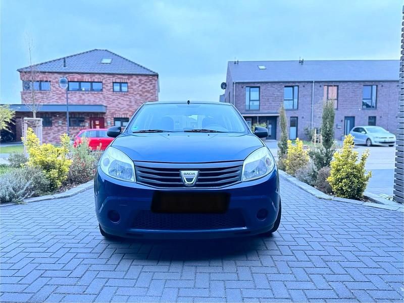 Second-hand Dacia Sandero 75 CP (55 kW) 2009 Albastru Hatchback