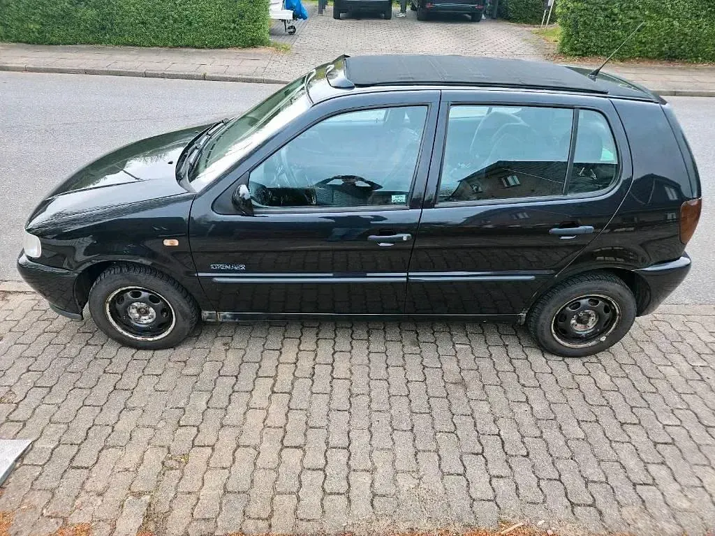 Gebraucht VW Polo 75 PS (55 kW) 1997 Schwarz Kleinwagen