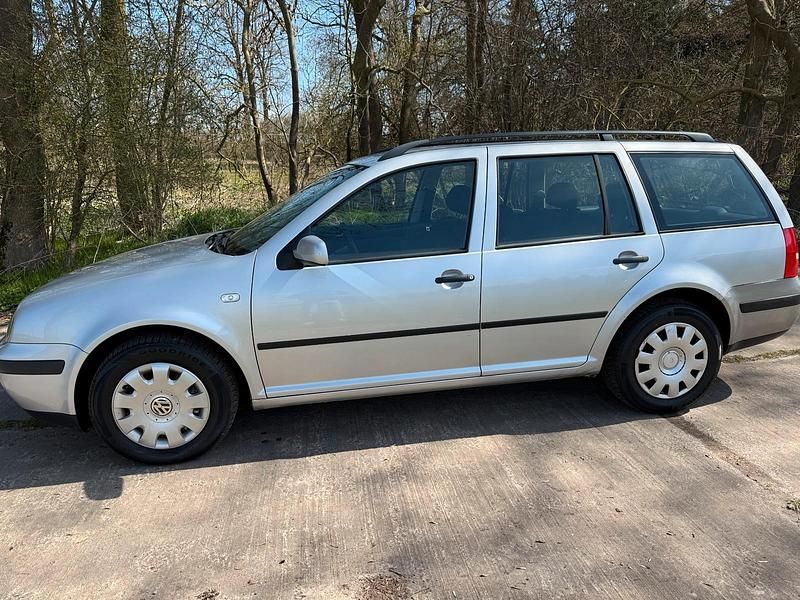 Gebraucht VW Golf IV 101 PS (74 kW) 2004 Silber Kombi