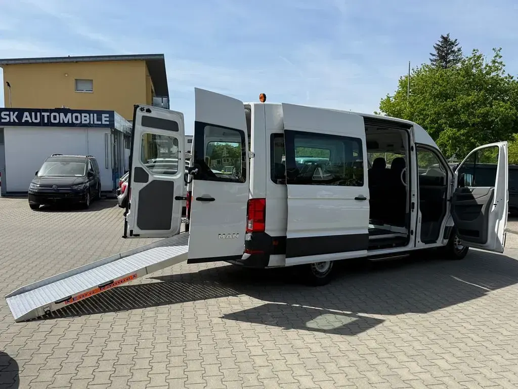Używany MAN TGE 140 KM (102 kW) 2021 Biały Van