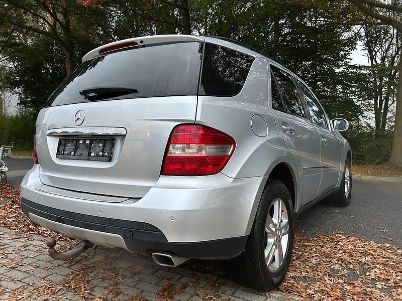 Gebraucht Mercedes ML280 190 PS (139 kW) 2007 Silber SUV