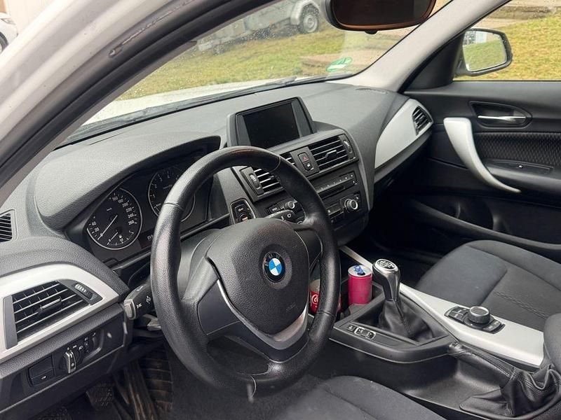 Gebraucht BMW 116 136 PS (100 kW) 2012 Weiß Kleinwagen
