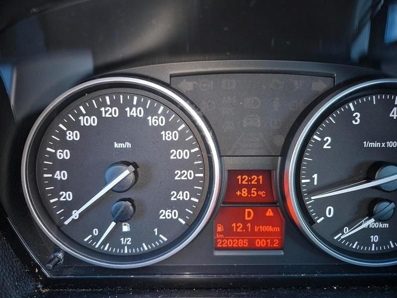 Gebraucht BMW 330 272 PS (200 kW) 2008 Silber Limousine