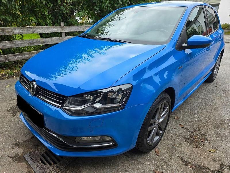 Gebraucht VW Polo LOUNGE 90 PS (66 kW) 2015 Blau Limousine