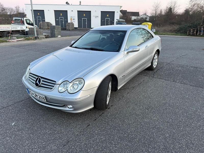 Gebraucht Mercedes CLK320 Elegance 218 PS (160 kW) 2004 Silber Coupé