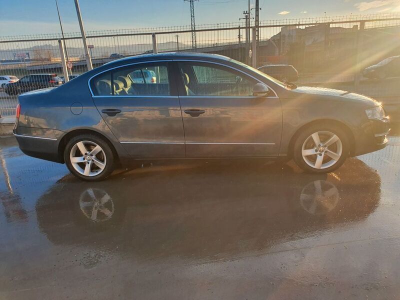 Gebraucht VW Passat Highline 170 PS (125 kW) 2010 Grau Limousine