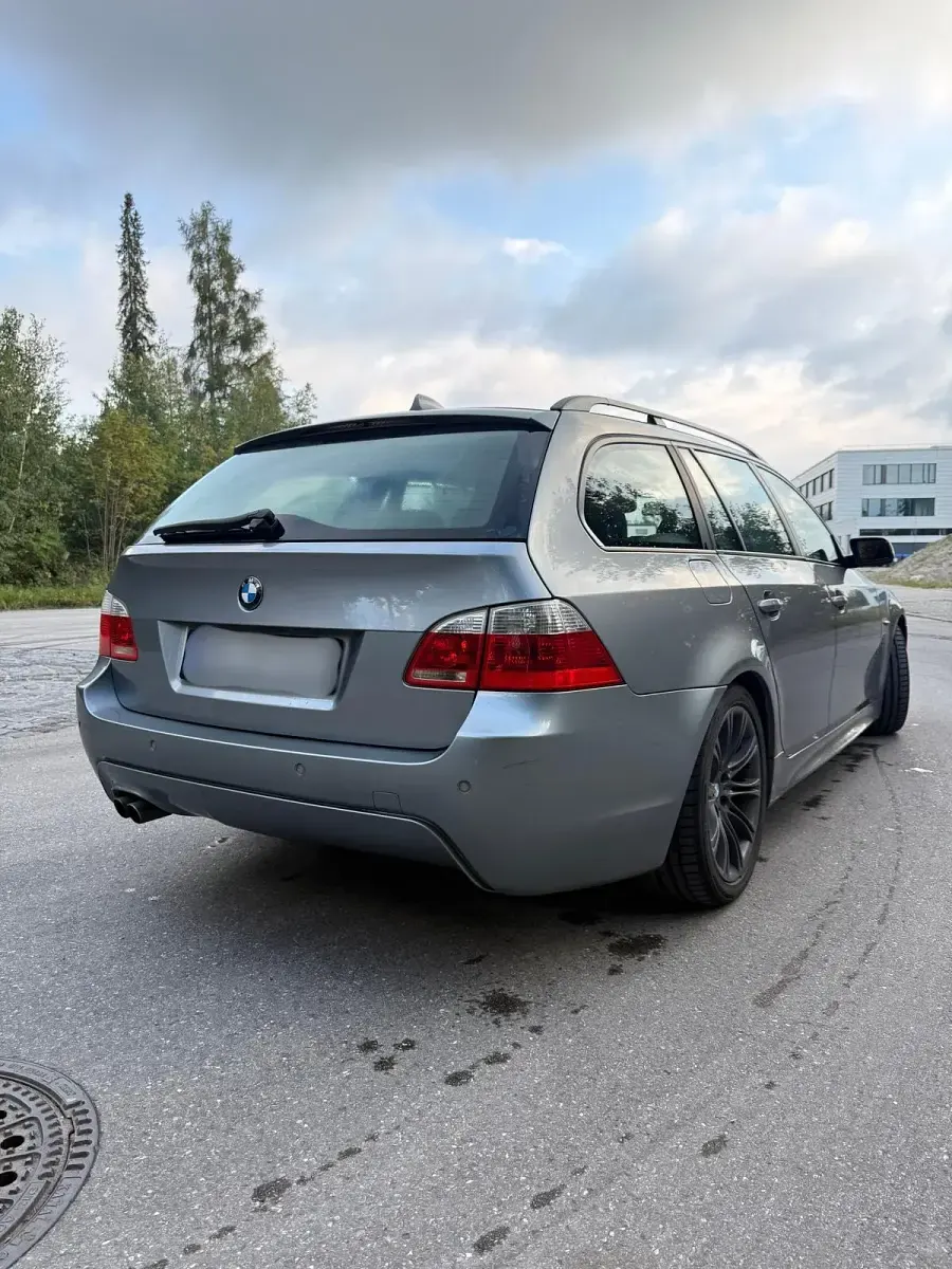 Gebraucht BMW 525 M Sport 192 PS (141 kW) 2005 Silber Kombi