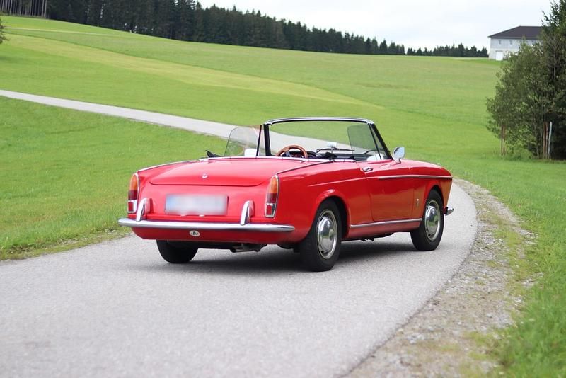 Gebraucht Fiat 1500 75 PS (55 kW) 1967 Rot Cabrio