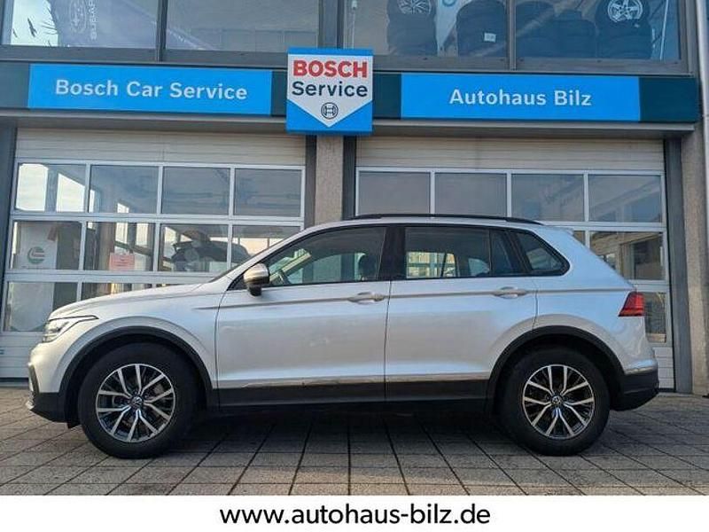 Silber Gebraucht 2022 VW Tiguan Life SUV | 24.820 € (Guter Preis) - Bild 1/4