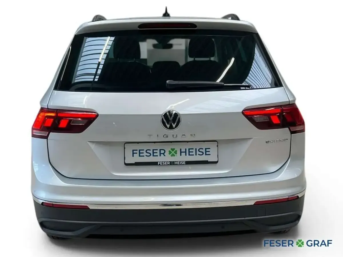 Gebraucht VW Tiguan Life 245 PS (180 kW) 2022 Reflexsilber SUV