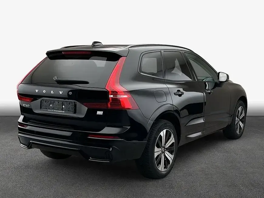 Używany Volvo XC60 Plus 398 KM (292 kW) 2024 Czarny SUV