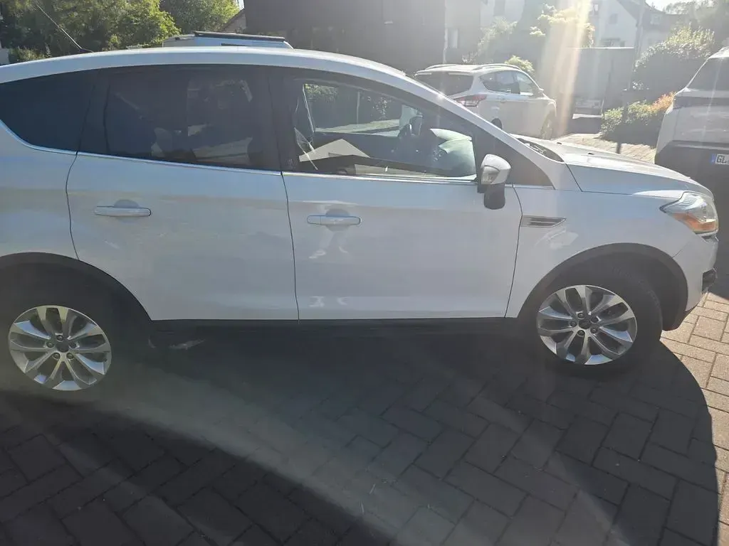 Gebraucht Ford Kuga Champions Edition 140 PS (102 kW) 2012 Weiß SUV