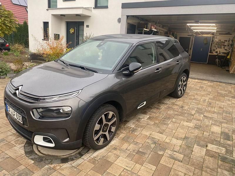 Grau Gebraucht 2018 Citroën C4 Cactus Feel Kleinwagen | 9.500 € (Fairer Preis) - Bild 1/4