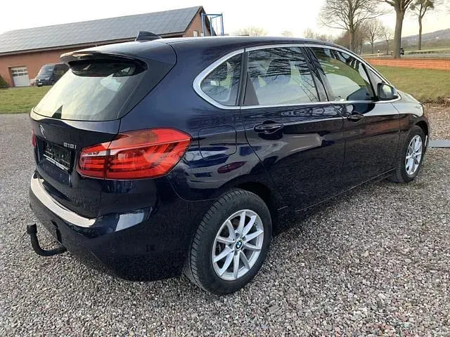 Gebraucht BMW 218 Performance 140 PS (102 kW) 2018 Blau Van / Kleinbus