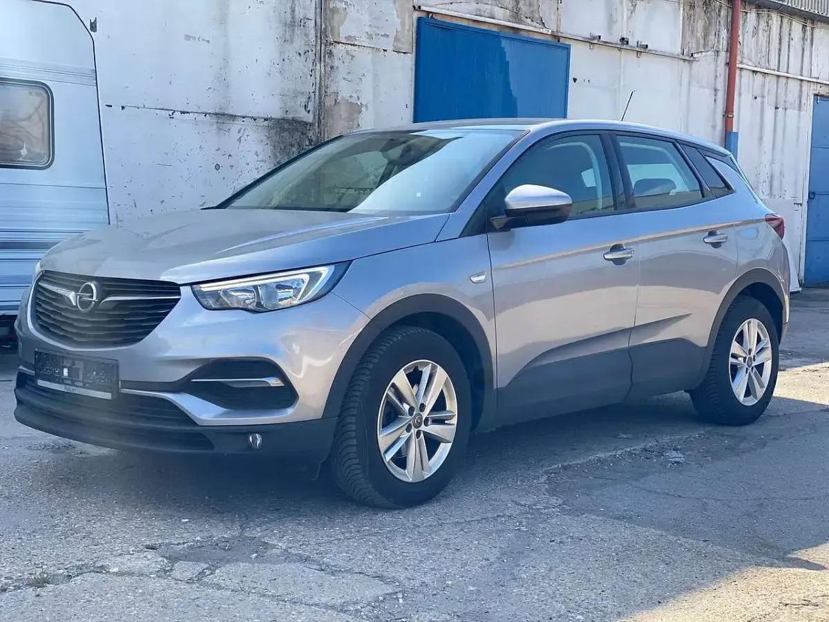 Gebraucht Opel Grandland X Edition 131 PS (96 kW) 2019 Kontrast grau/quarz silber SUV