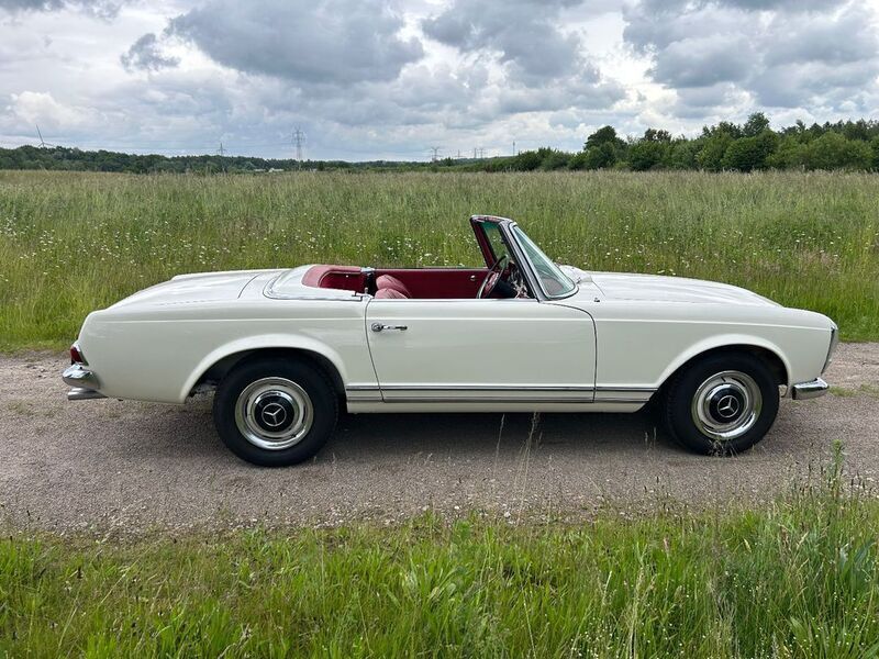 Gebraucht Mercedes 230 150 PS (110 kW) 1967 Weiß Cabrio