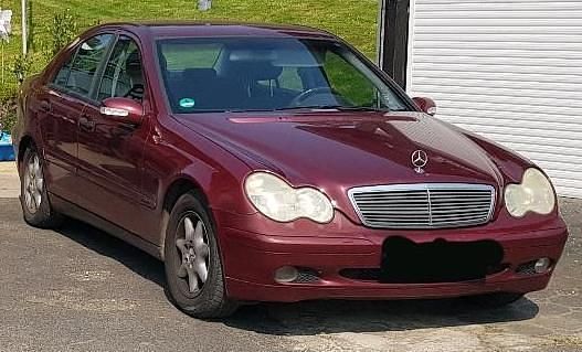 Rot Gebraucht 2001 Mercedes C180 Limousine | 2.300 € (Fairer Preis) - Bild 1/4
