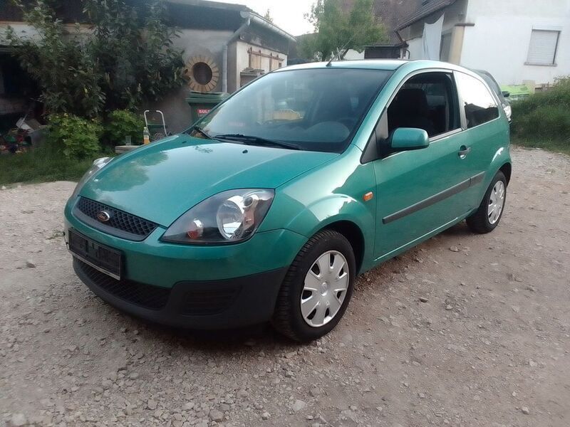 Grün Gebraucht 2006 Ford Fiesta Fun X Kleinwagen | 2.590 € (Fairer Preis) - Bild 1/4