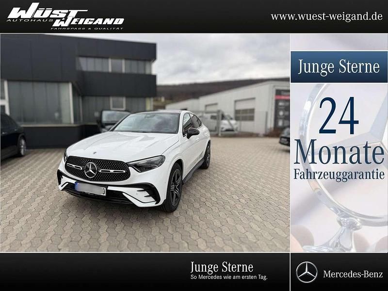 Weiß Gebraucht 2025 Mercedes GLC300 AMG Limousine | 76.900 € - Bild 1/4