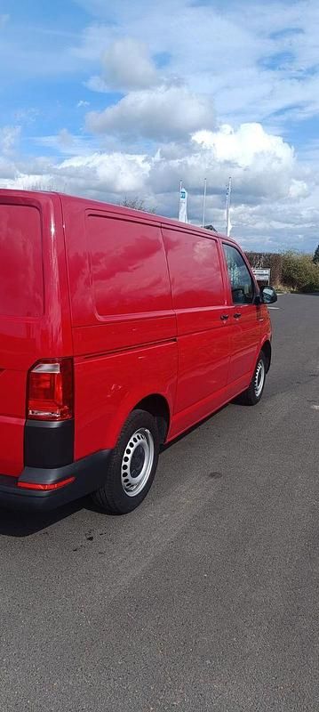 Gebraucht VW Transporter 102 PS (75 kW) 2019 Rot Van