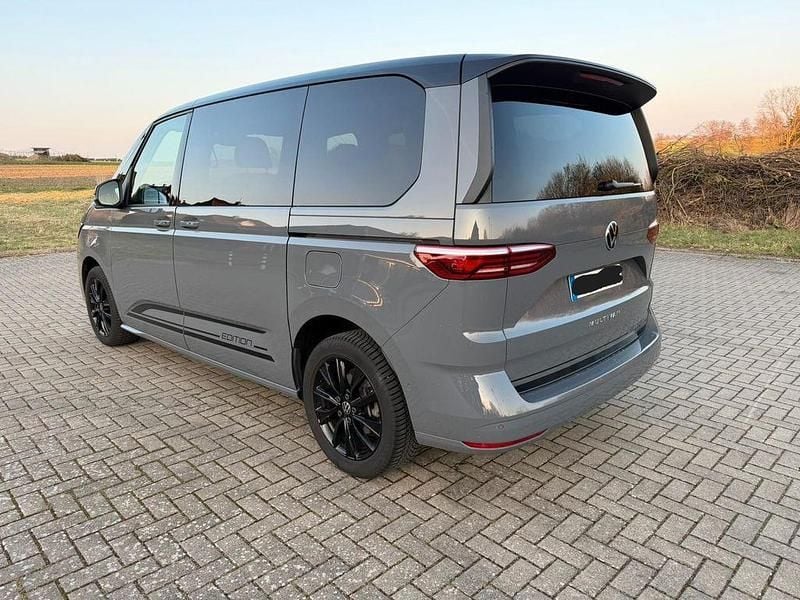 Gebraucht VW Multivan Edition 150 PS (110 kW) 2025 Grau Van